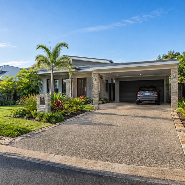 Stone detail that softens everyday dirt - Exposed Aggregate Driveways in the Sunshine Coast